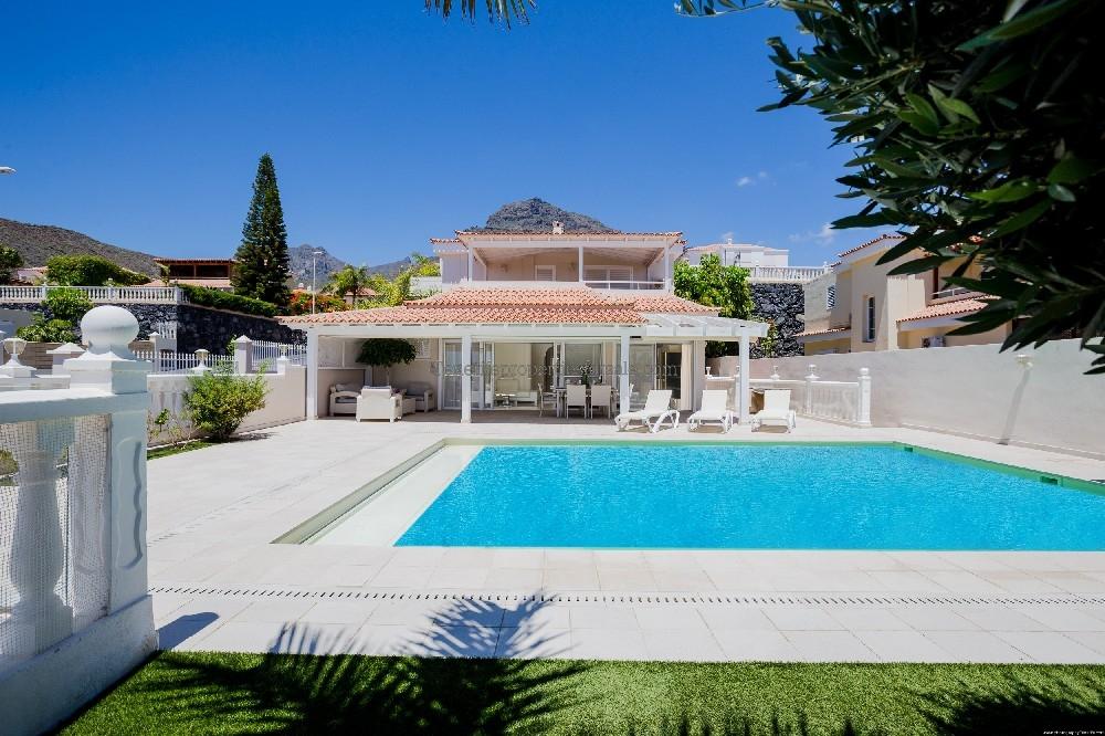 A5M2214 Villa  El Madronal 1550000 €