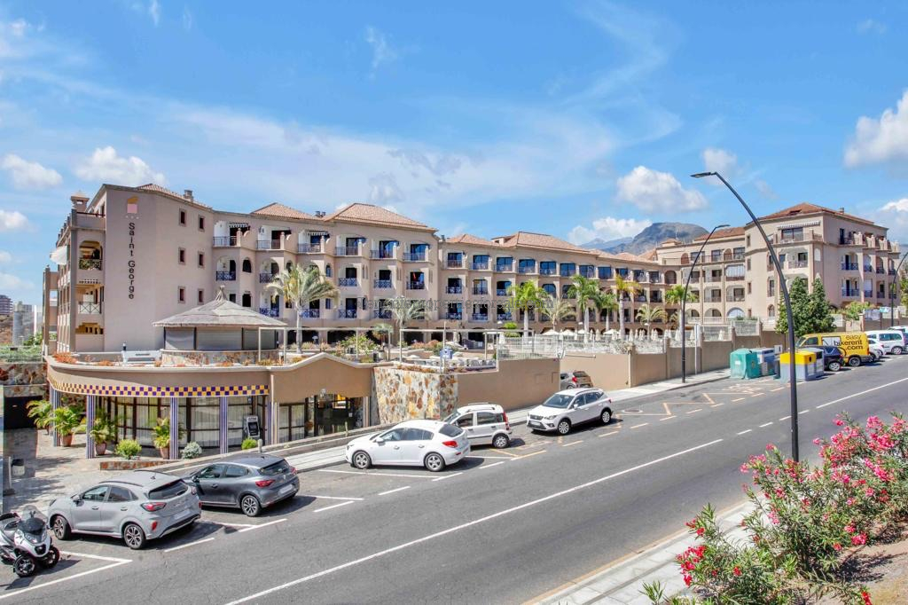 1LC2981 Penthouse St George Los Cristianos Euros 365,000